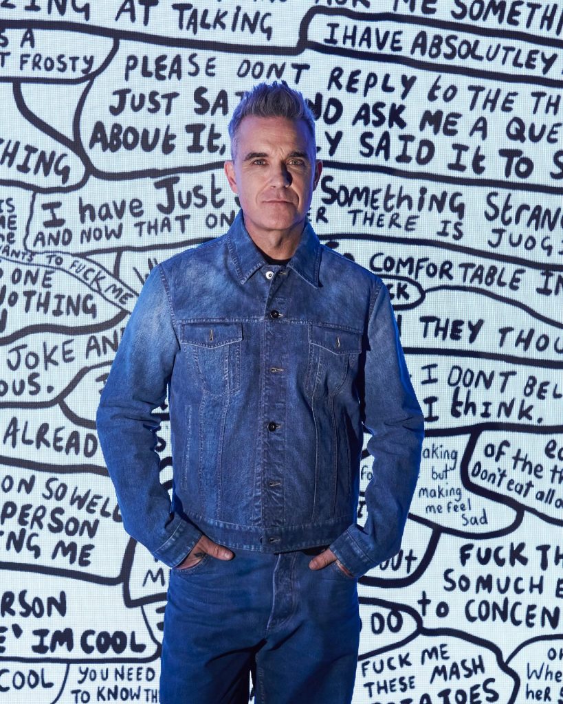 El cantante británico Robbie Williams cuenta su historia de miedos y adicciones en sus obras exhibidas en el Moco Museum. 