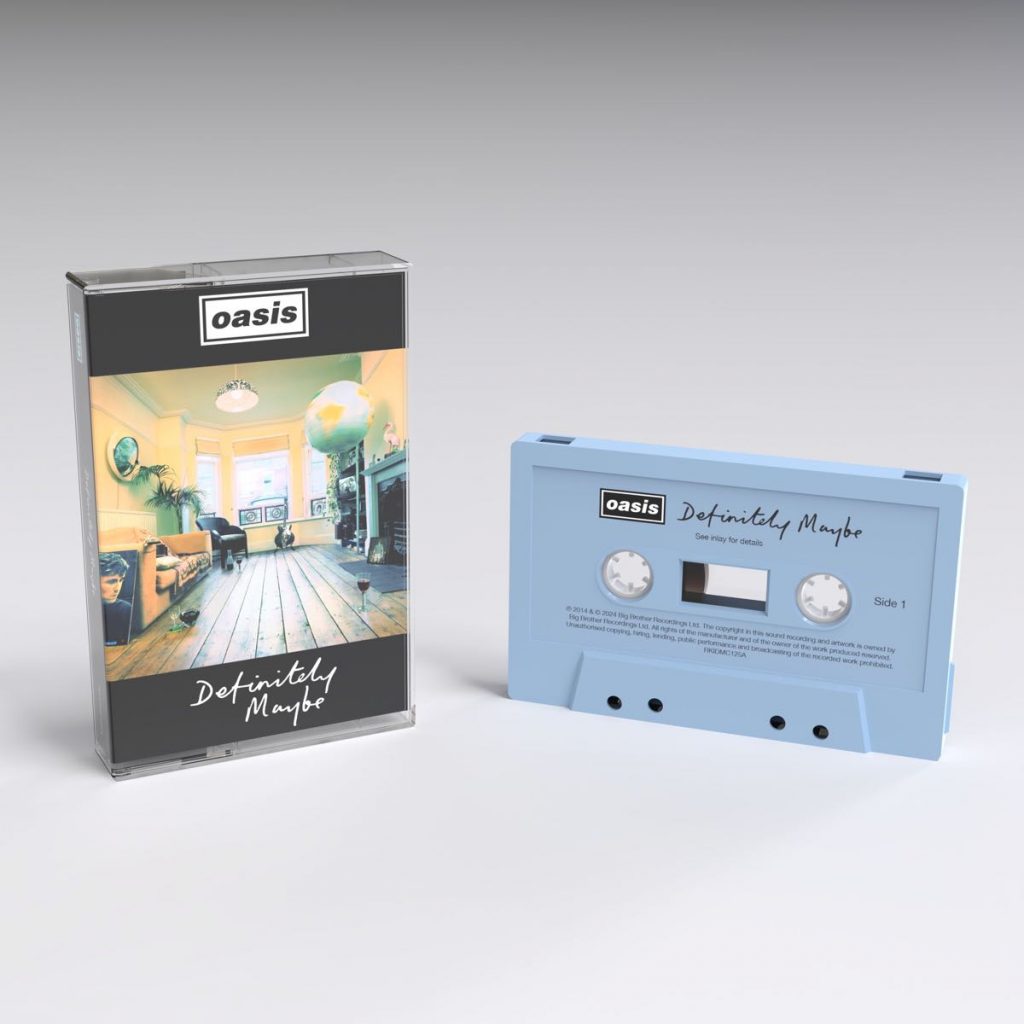 La edición en casete azul por el 30º aniversario de “Definitely Maybe” de Oasis. 