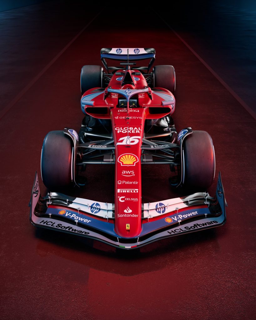 El coche Ferrari con detalles de diseño en azul para el Gran Premio Miami 2024. 