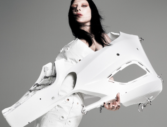 El más nuevo y extravagante vestido de Lady Gaga ¡es de un diseñador argentino!