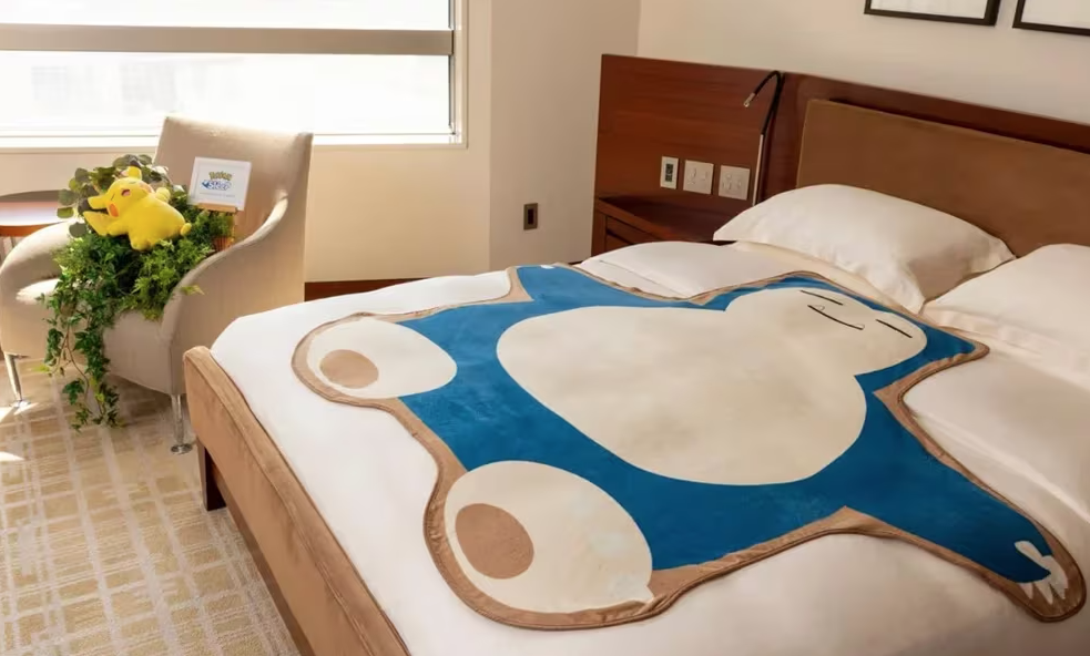 Snorlax casi de “tamaño real” en la habitación Pokémon del Grand Hotel Tokyio. 