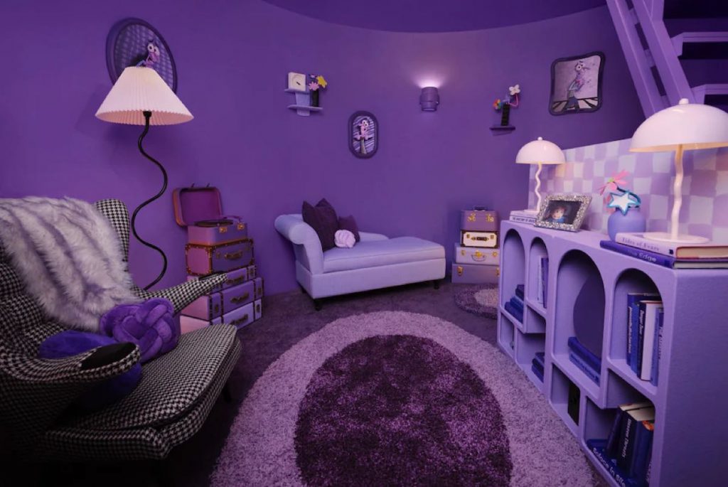 La habitación inspirada en Temor de "Intensa Mente 2 x Airbnb. 