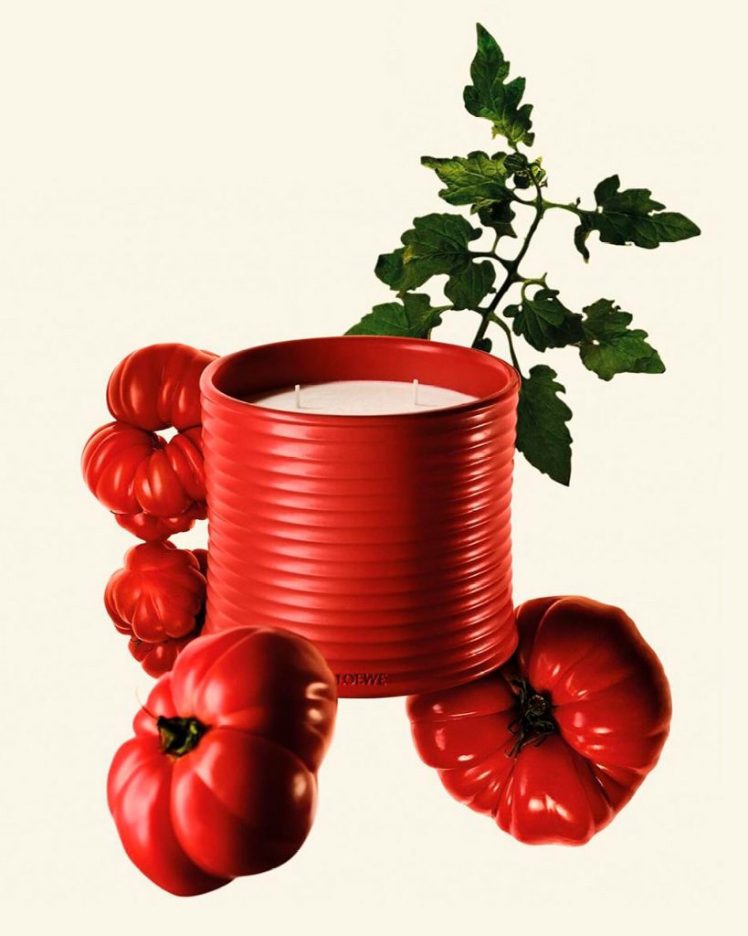 El tomate: el colorido objeto de diseño y obsesión 2024 de Loewe. 