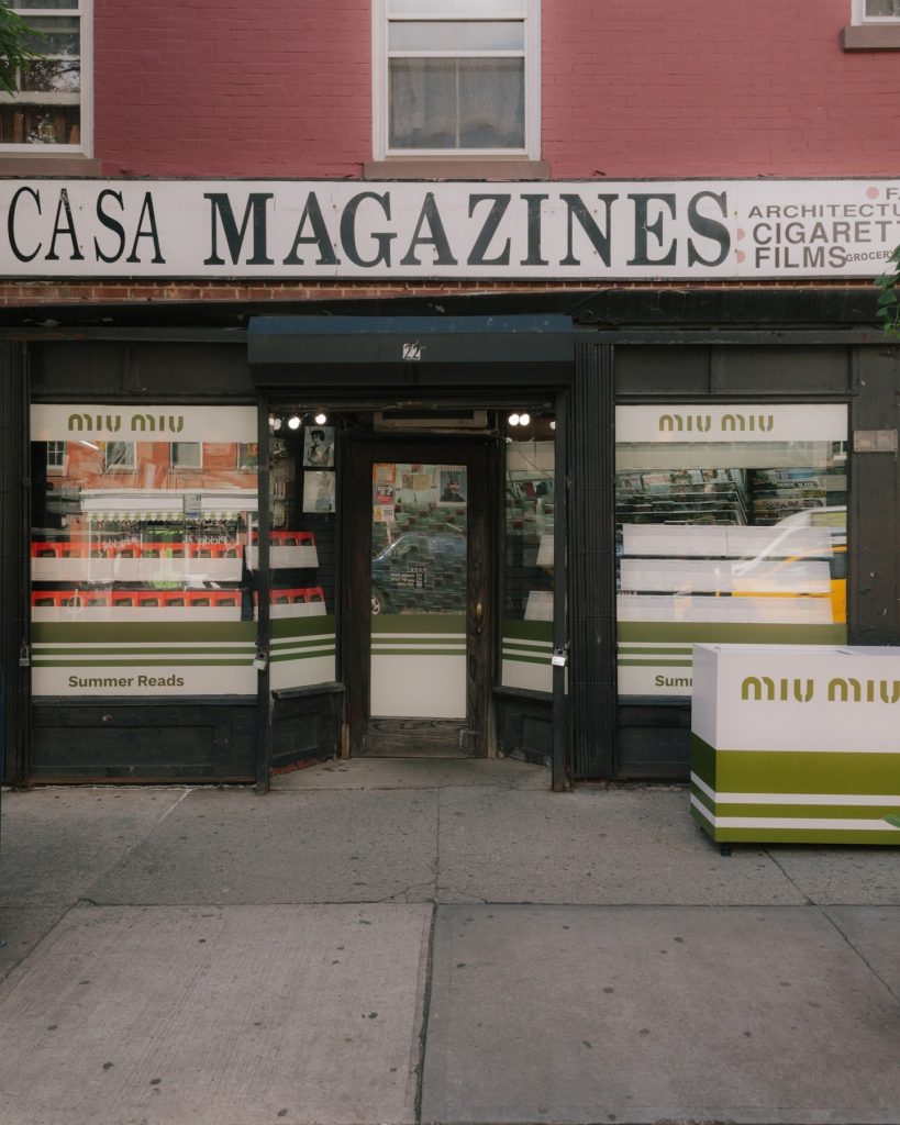 Librería de “Miu Miu Summer Reads”. 