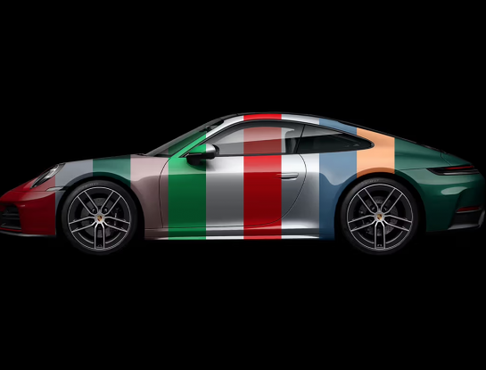 Largó la carrera de los autos de colores y Porsche está en la primera posición