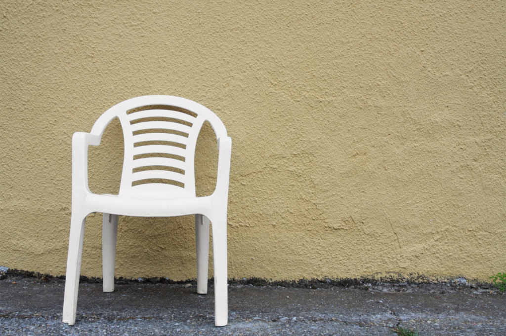 Monobloc Chair es una silla hecha de plástico, súper resistente y práctica. 