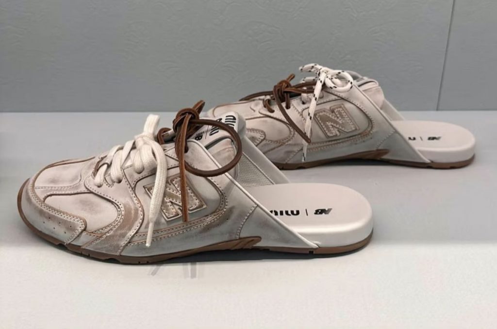 Los 530 Mules de Miu Miu y New Balance: calzado tendencia 2024. 