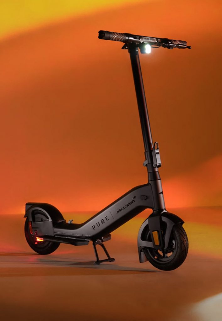 Scooter Pure X McLaren Black Edition. 