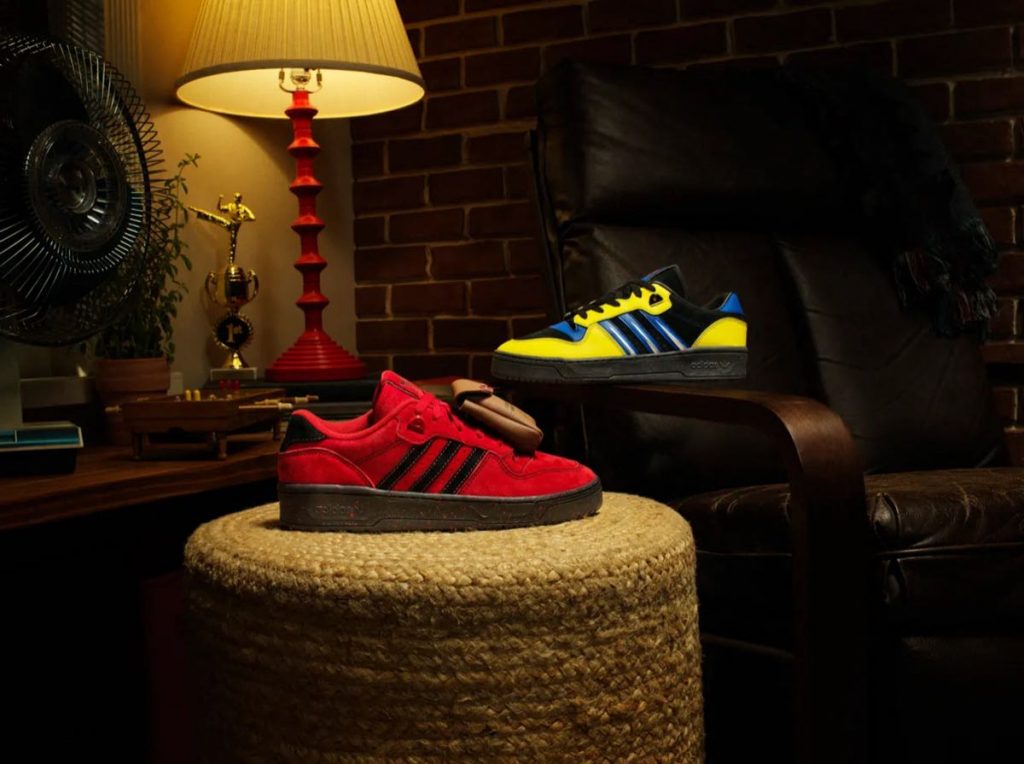 Dos modelos de zapatillas adidas x Deadpool y Wolverine. 