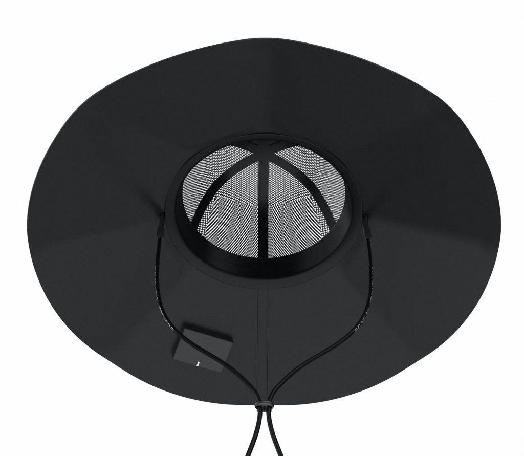 El sombrero EcoFlow Power Hat con paneles solares, tiene el aspecto de un accesorio de moda convencional. 