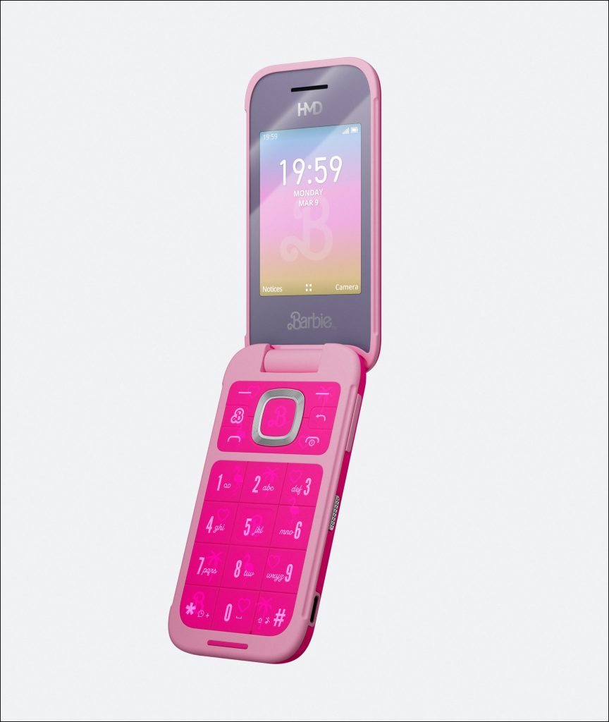 El Barbie Phone de HMD y Mattel en full rosa. 