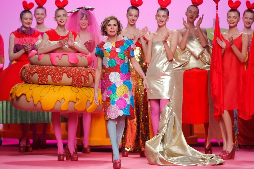 BA está de Moda presenta una exposición dedicada a la diseñadora española Agatha Ruiz de la Prada. 