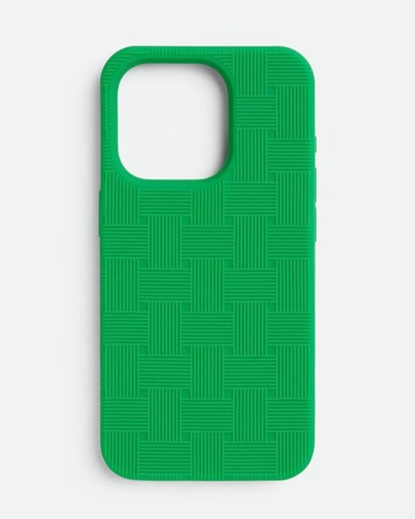 La funda verde brillante “Parakeet”, que significa “periquito” en español.