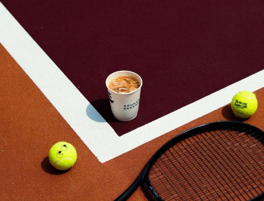 Así es el increíble bar temático con "tenis aesthetic" en Indonesia