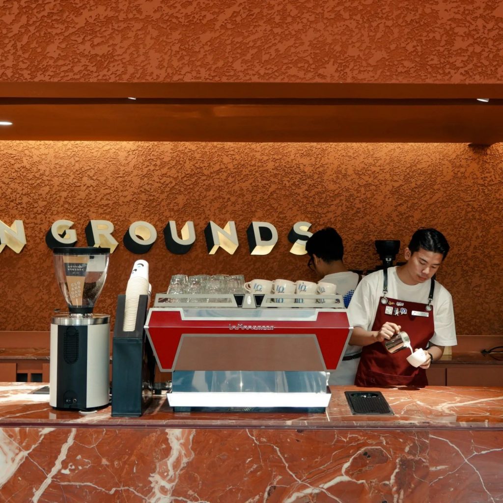 El bar temático de tenis en Indonesia es el nuevo proyecto de la cadena Common Grounds Terra. 