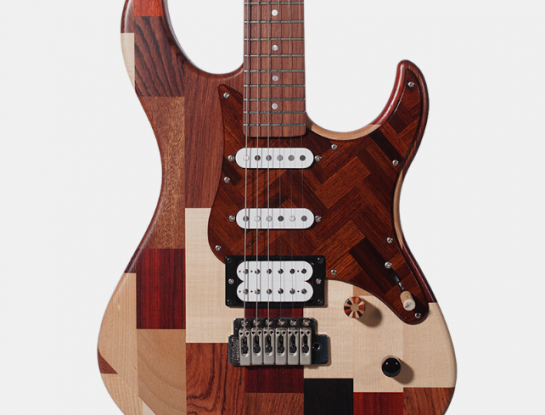 Las fantásticas guitarras eléctricas de madera reciclada llenan el diseño de rock