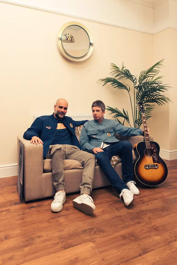 Pep Guardiola y Noel Gallagher en "el living de Oasis", 30 años después. 