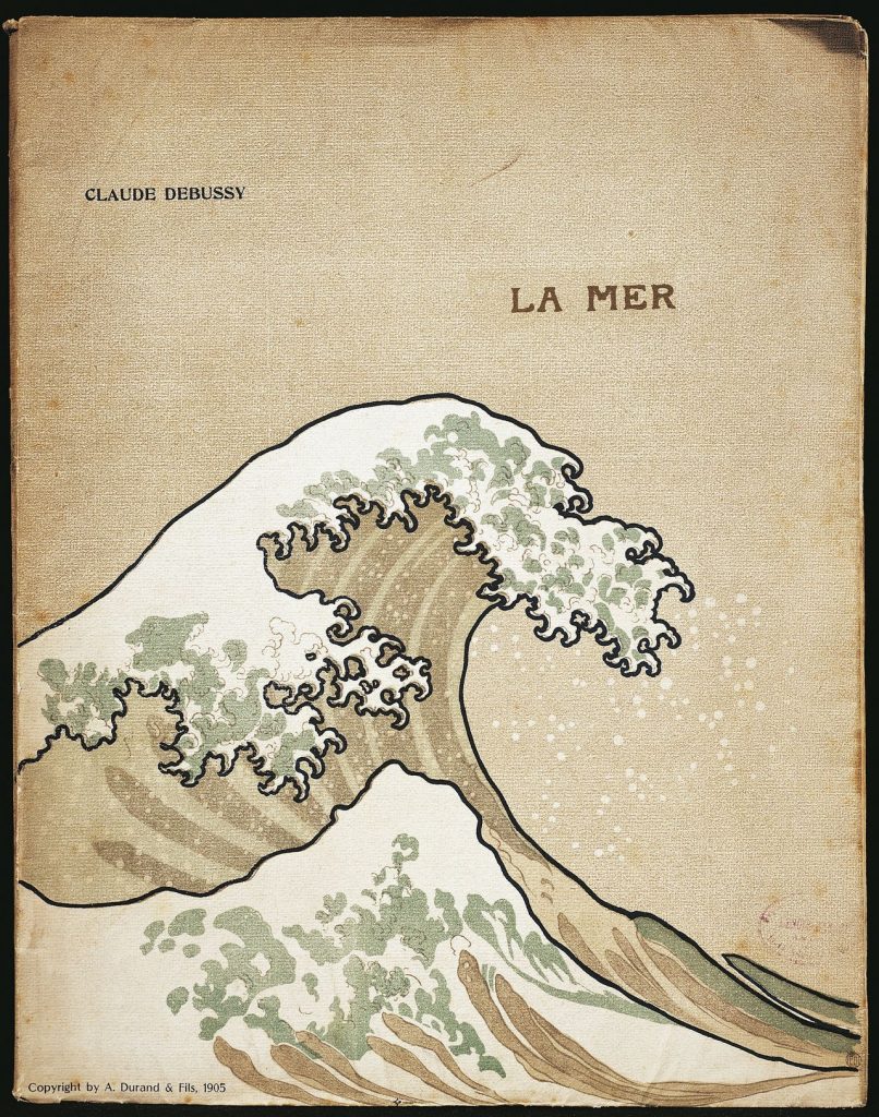 El compositor Claude Debussy evocó “La gran ola de Kanagawa” en el diseño de la portada de la partitura “La mer”. 

