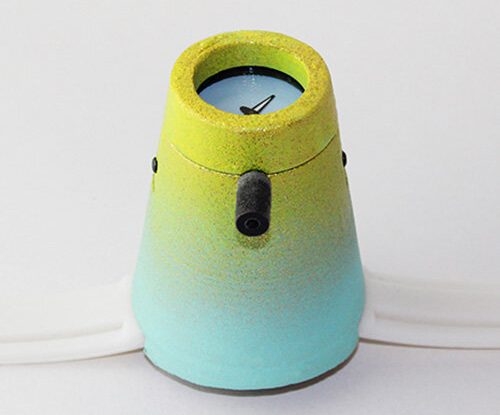 La hora del sorprendente “Postmodern Cone Watch”, el reloj cónico de Paul Kweton