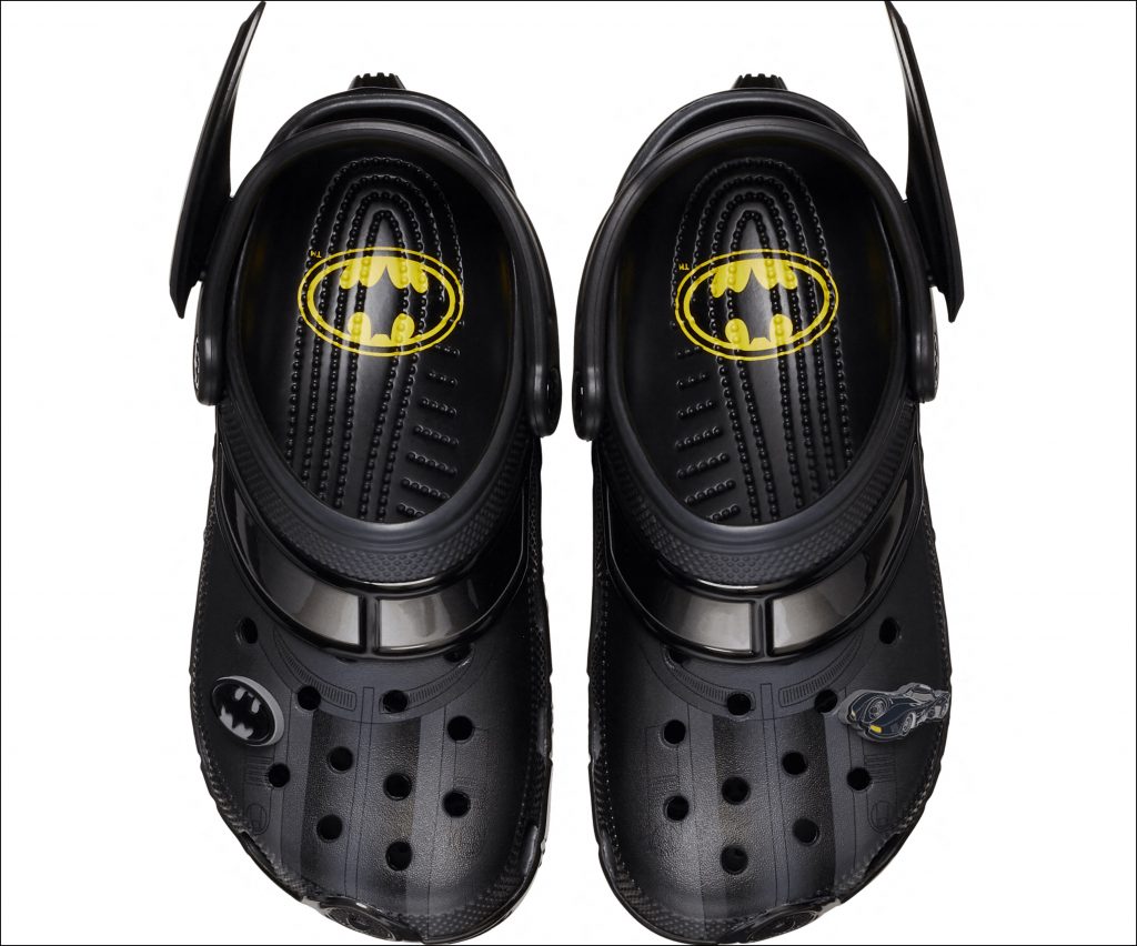 “Batman x Crocs Classic Clog Batmobile”, de diseño ultra pop y cancherísimas. 