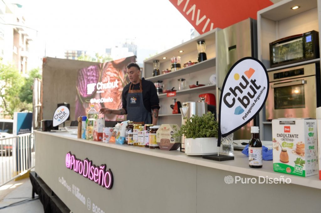 El chef Juan Pablo López exhibió la innovación de la cocina de Chubut en PopUp Food Design Puro Diseño. 