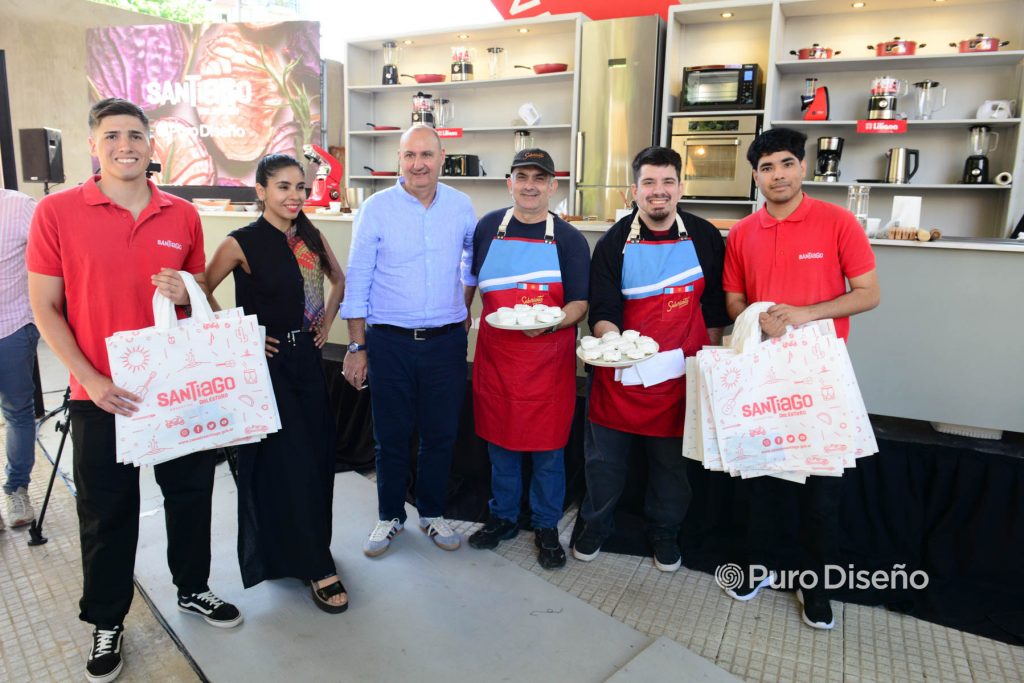 El team Santiago en PopUp Puro Diseño, encabezado por Bernardo Abruzzese, Secretario de la Representación de la Provincia en Buenos Aires y Relaciones Internacionales.