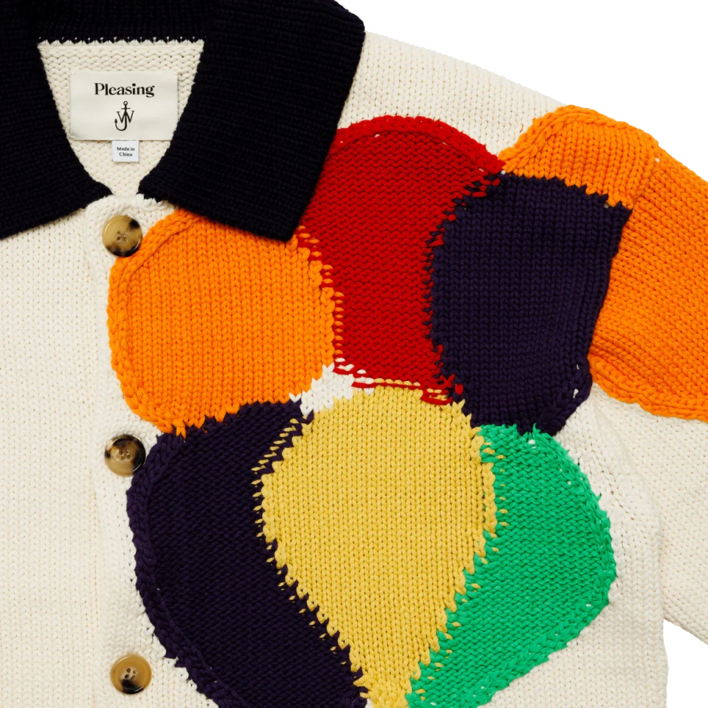 El patchwork de punto recreado en la prenda estrella de Pleasing x JW Anderson. 