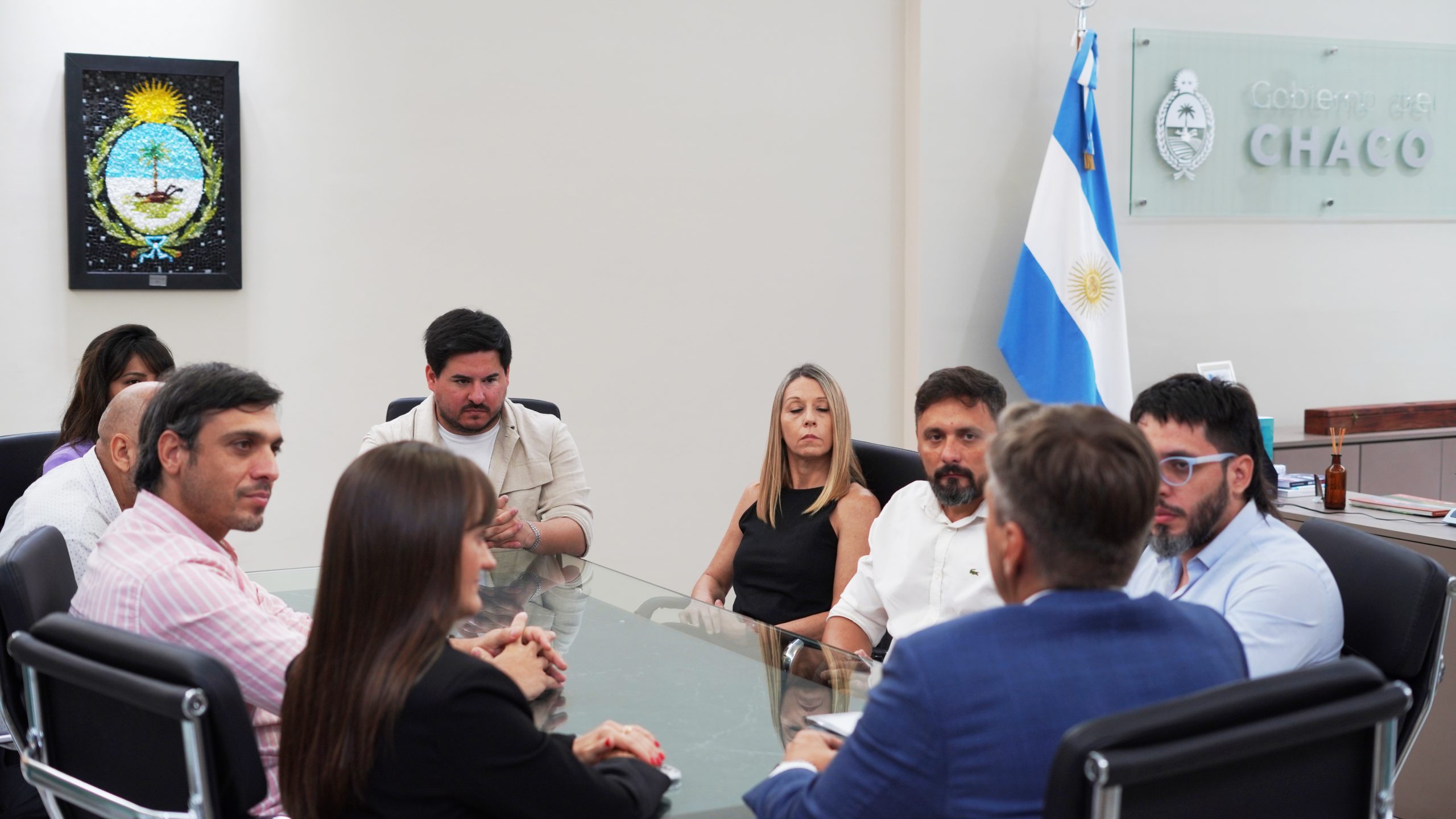 Gonzalo Romero del Ministerio de la Producción y el Desarrollo Económico Sostenible, y Silvina Lanfiutti responsable de producción Chacú, participaron del encuentro y firma del convenio. 