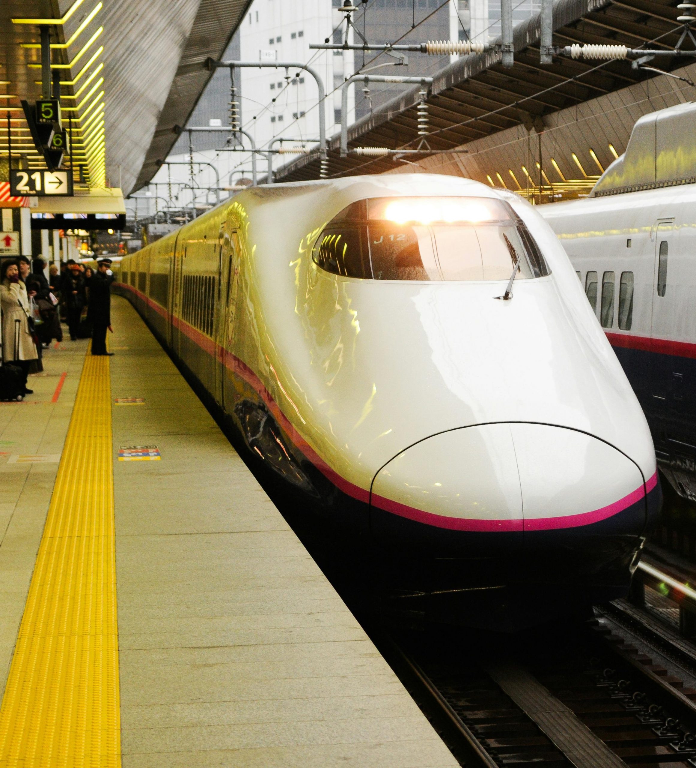 El tren de alta velocidad japonés tenía un problema de ruido al entrar en túneles.