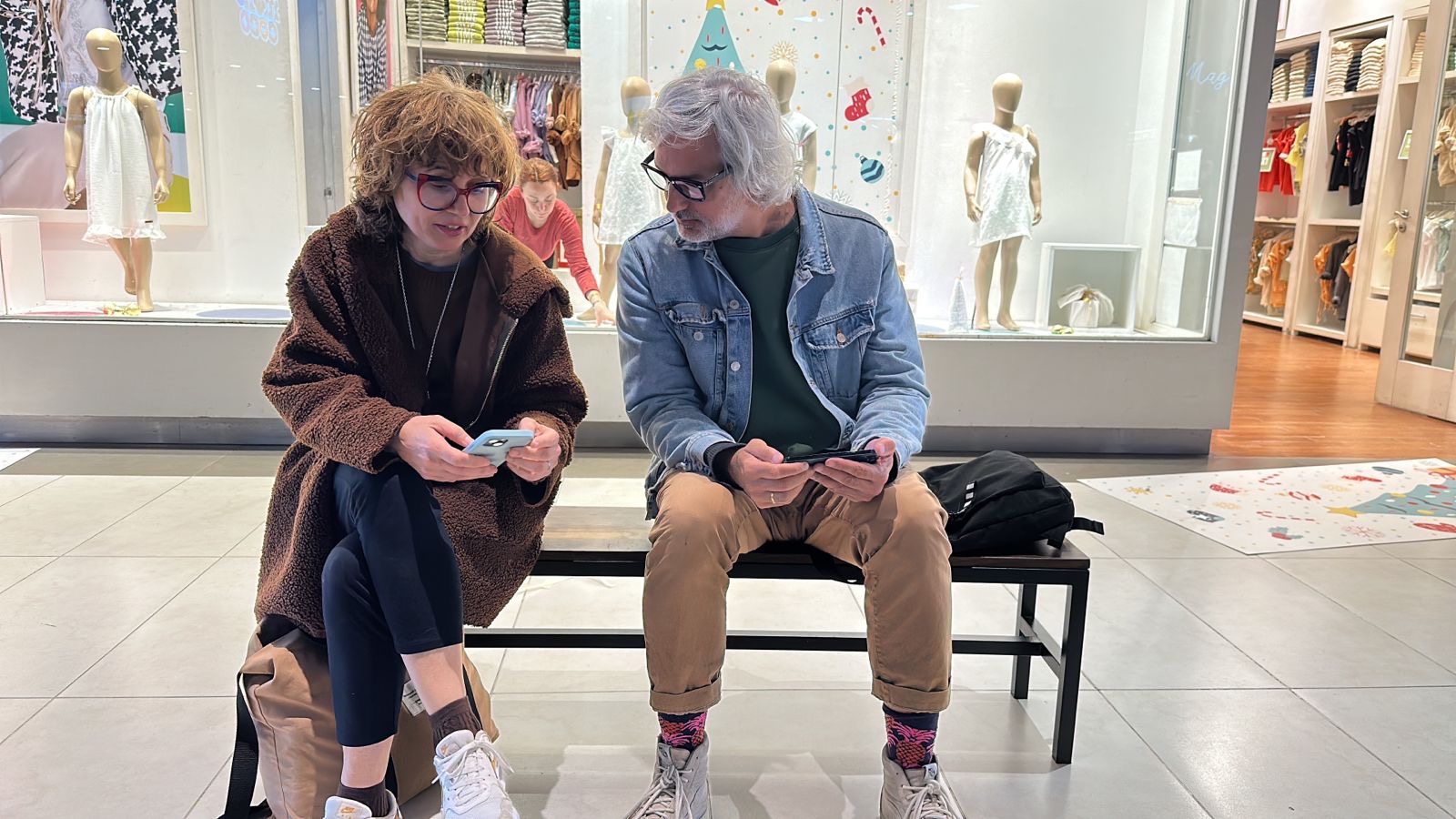 Directora y director de arte en acción. “Había una mística, un orgullo, algo distinto”, aseguran.