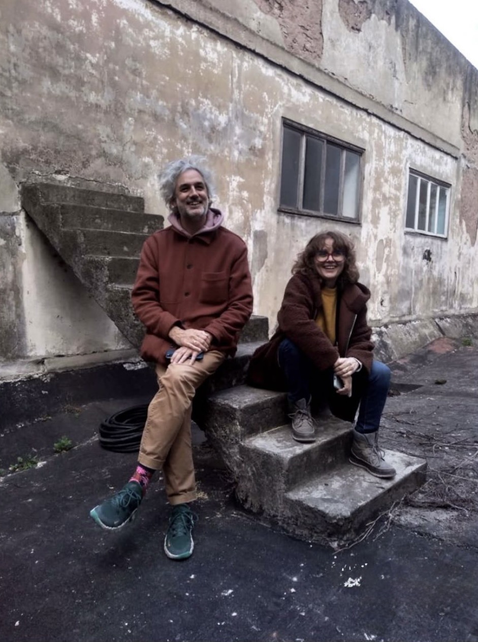Julián Romera y María Battaglia en el set de El Eternauta.