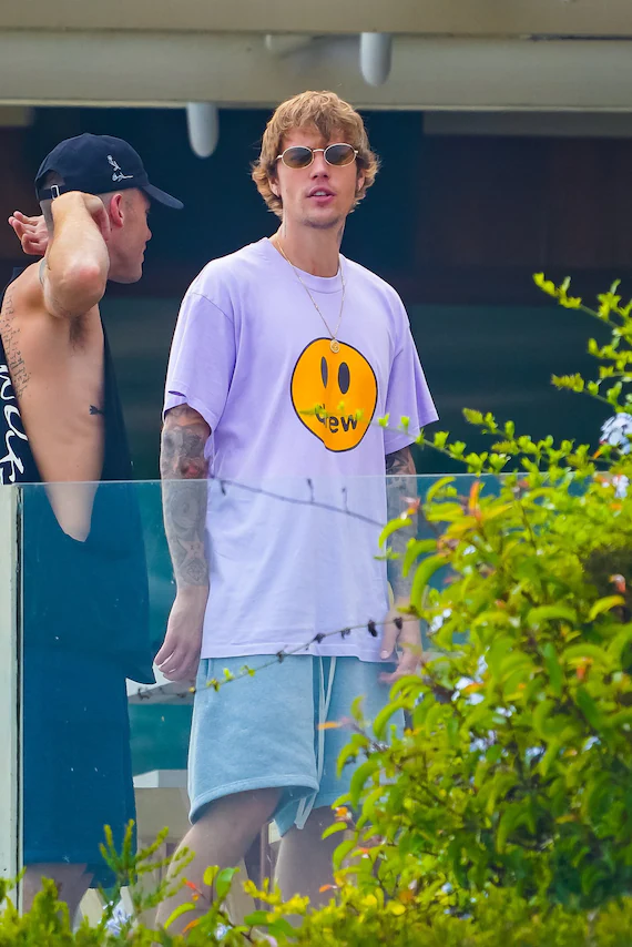 Justin Bieber cambió DREW por SKYLRK, su nueva marca de moda urbana en la que está mucho más comprometido.