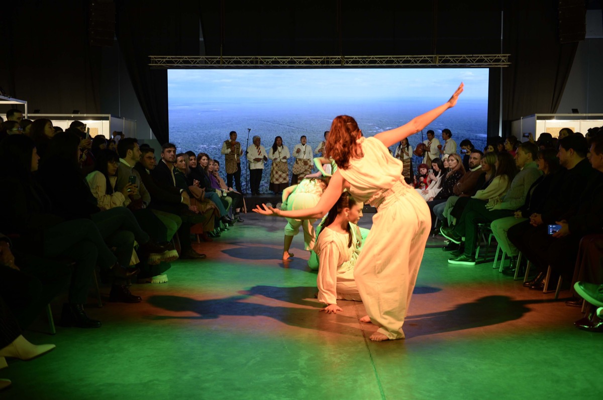Más de 6.000 personas asistieron al primer día de la feria Puro Diseño Raíces Edición Chaco. 