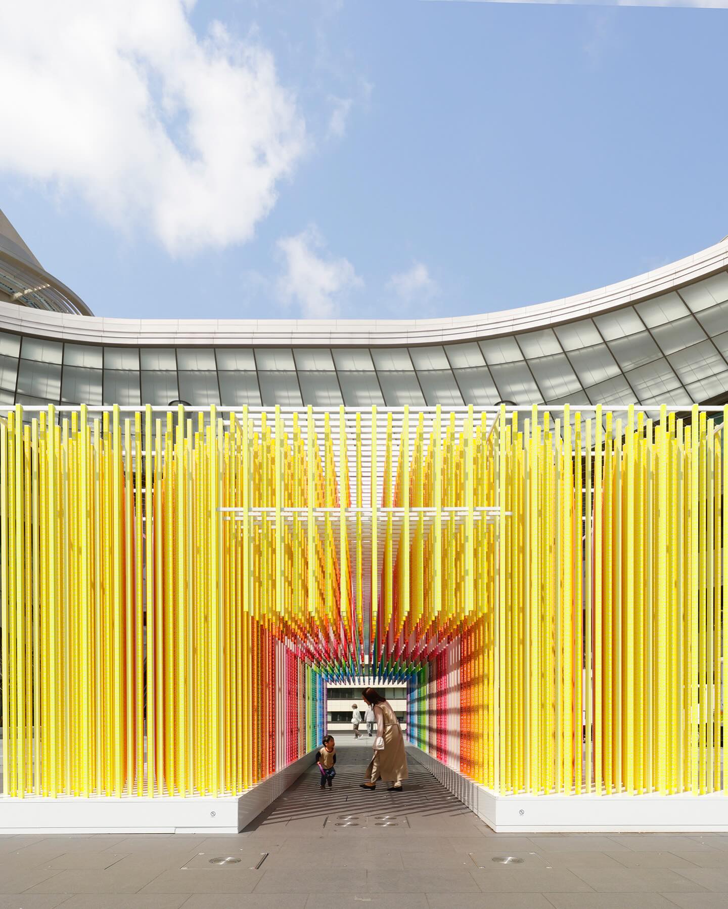 La escultura de 100 colores de Google creada por Emmanuelle Moureaux.