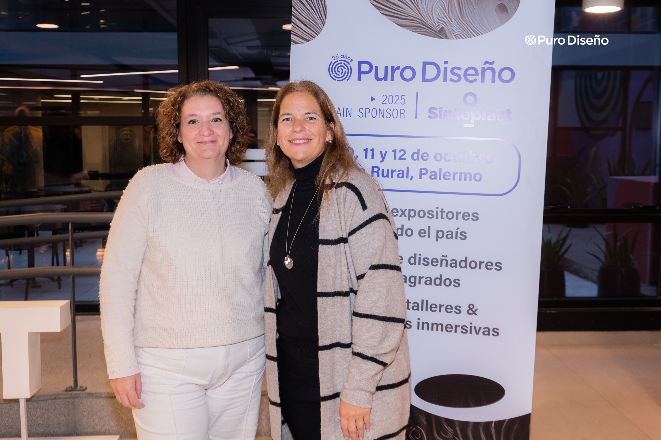 Virginia Campodónico, jefe de marketing de FV y Carola Latorre. 