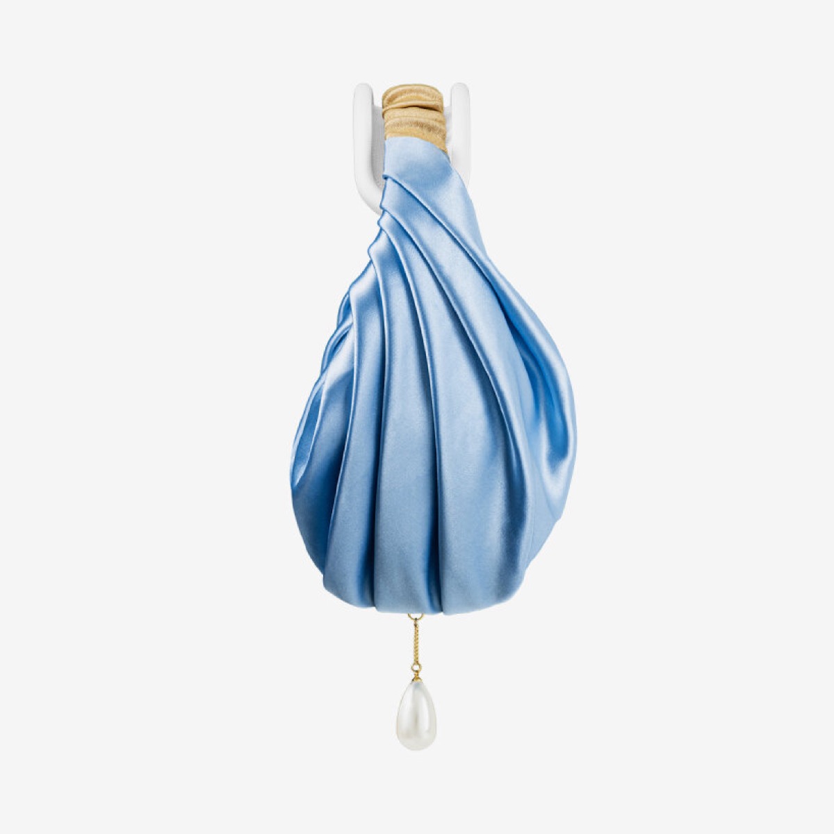 La firma de fundas para celulares es reconocida por sus raros y originales diseños, como la funda inspirada en el turbante de "La joven de la perla" de Vermeer.