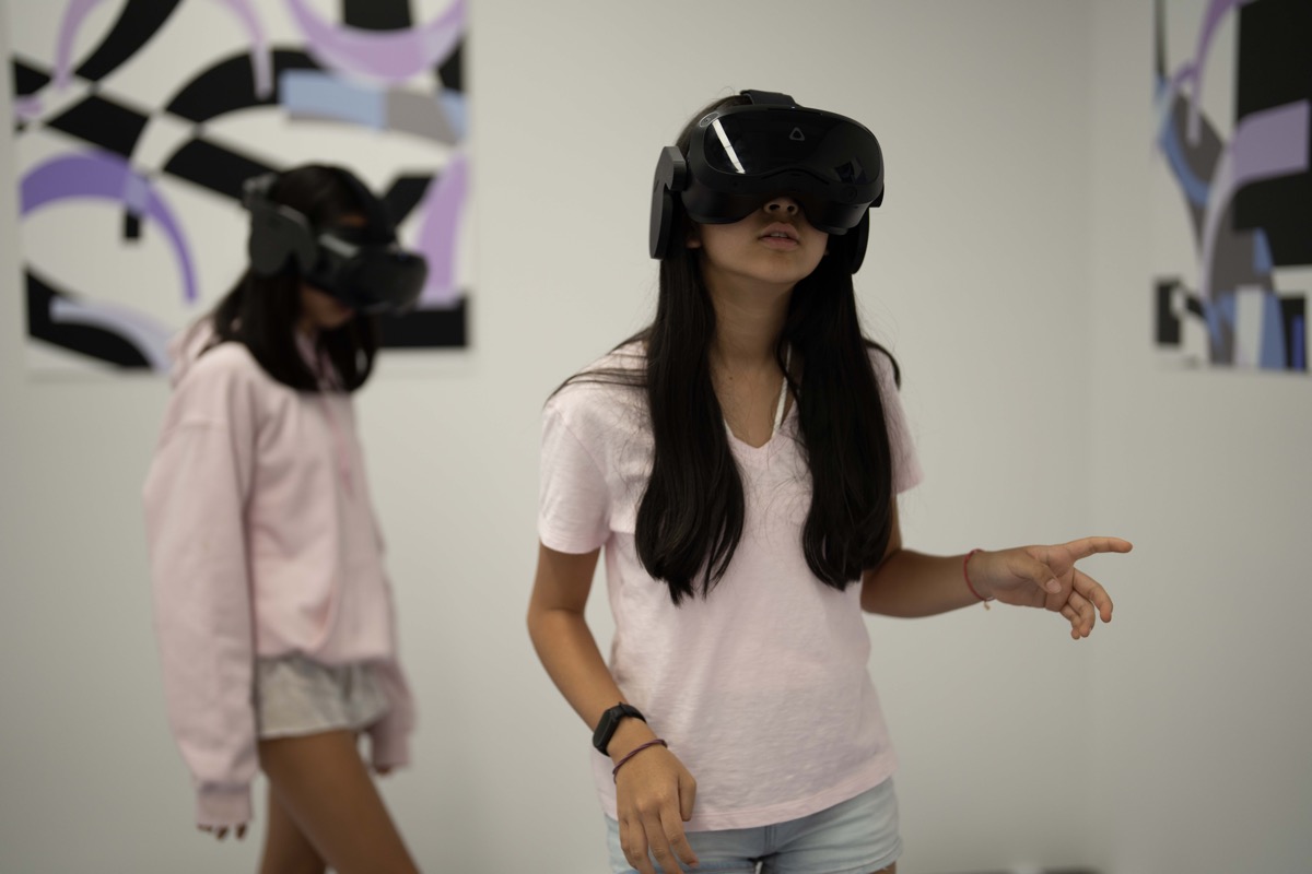 la experiencia inmersiva en realidad virtual. Es el corazón de la exhibición