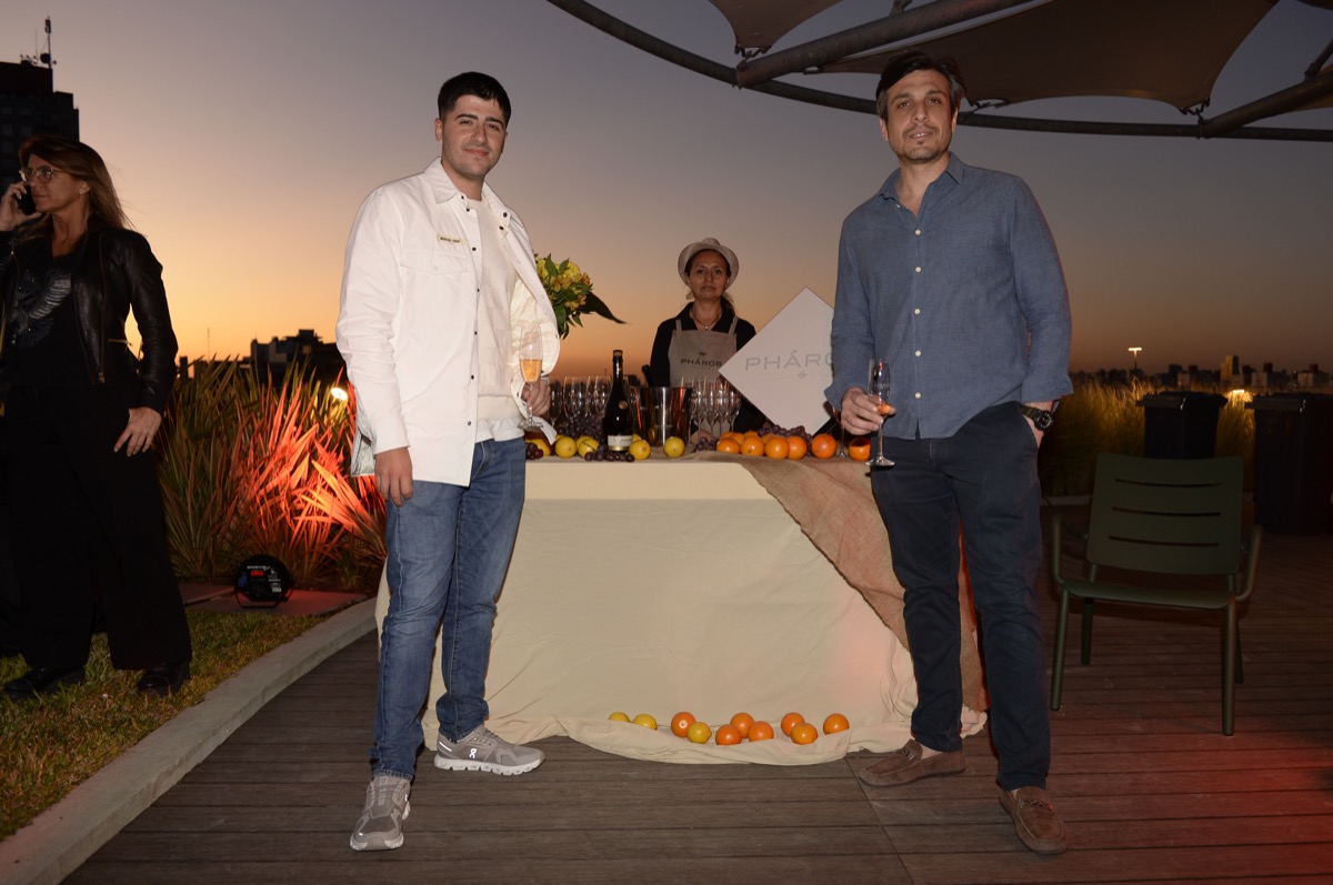 Manuel Couso, uno de los socios de la bodega, con Matías Rosado, director y productor de Feria Puro Diseño. 