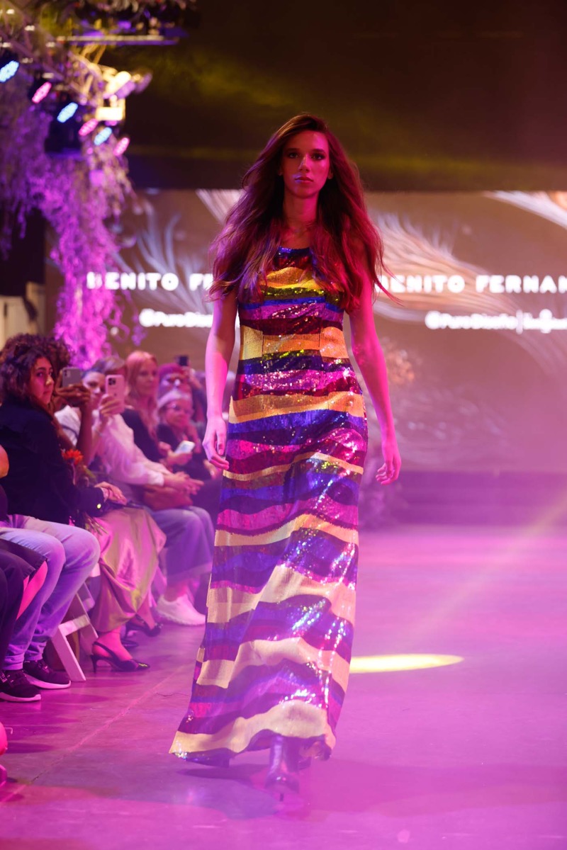 La moda de Benito es energía, identidad y vida latinoamericana.  