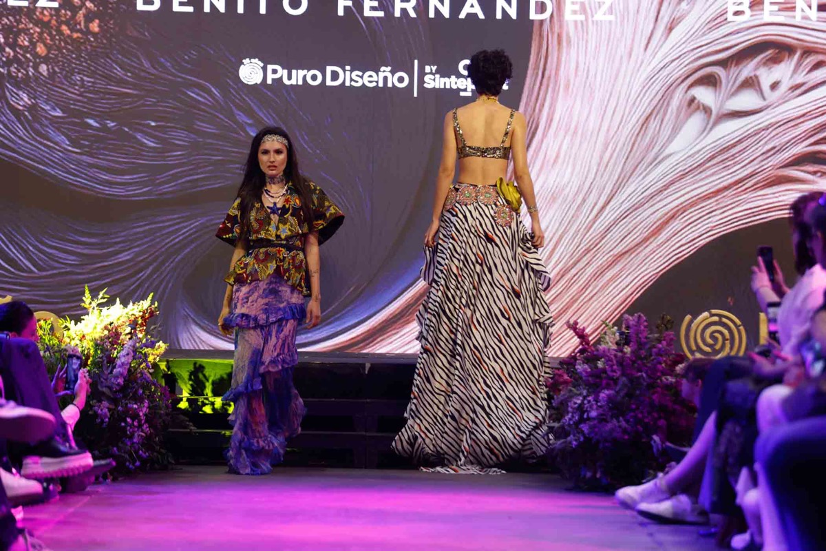  Benito estuvo inspirado en la fuerza y el pulso de América Latina.