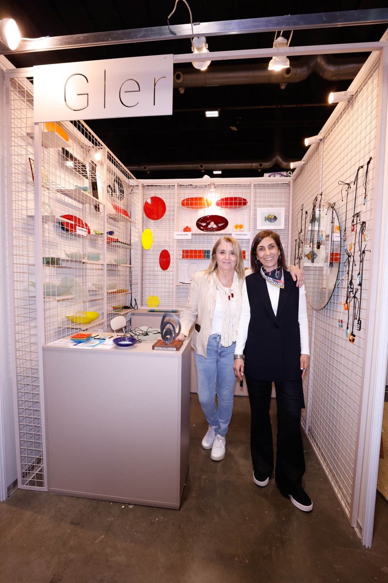Tati y Milena de Gler en Feria Puro Diseño by Sinteplast 2025. 