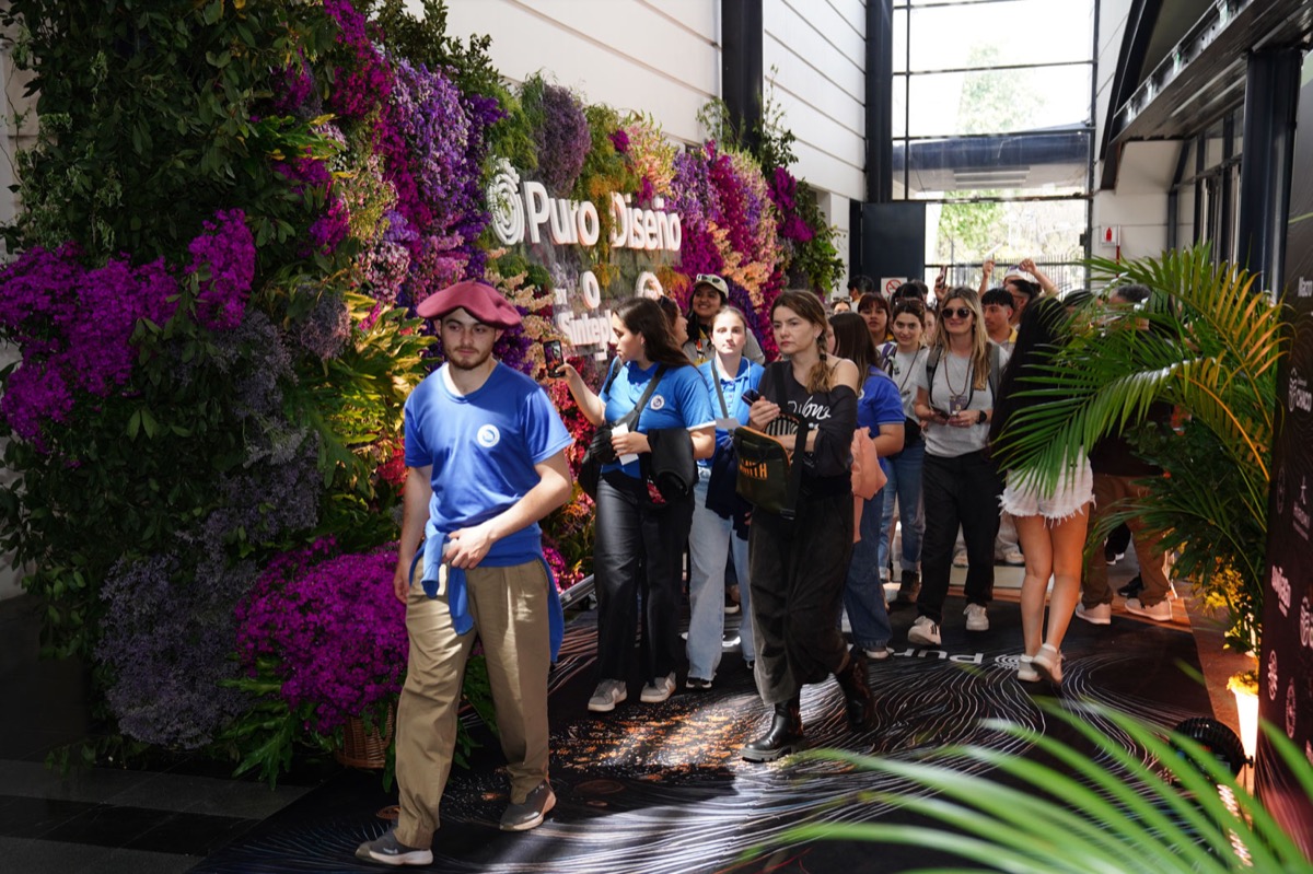 Una multitud visitó Feria Puro Diseño 2025 en la primera jornada de su edición aniversario. 