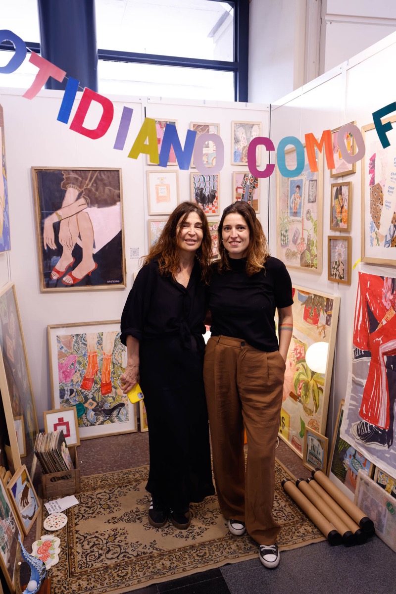 Camila Desimone (ganadora del premio Mejor Stand de Arte) y su mamá, también artista y presente en el Paseo del Arte. 