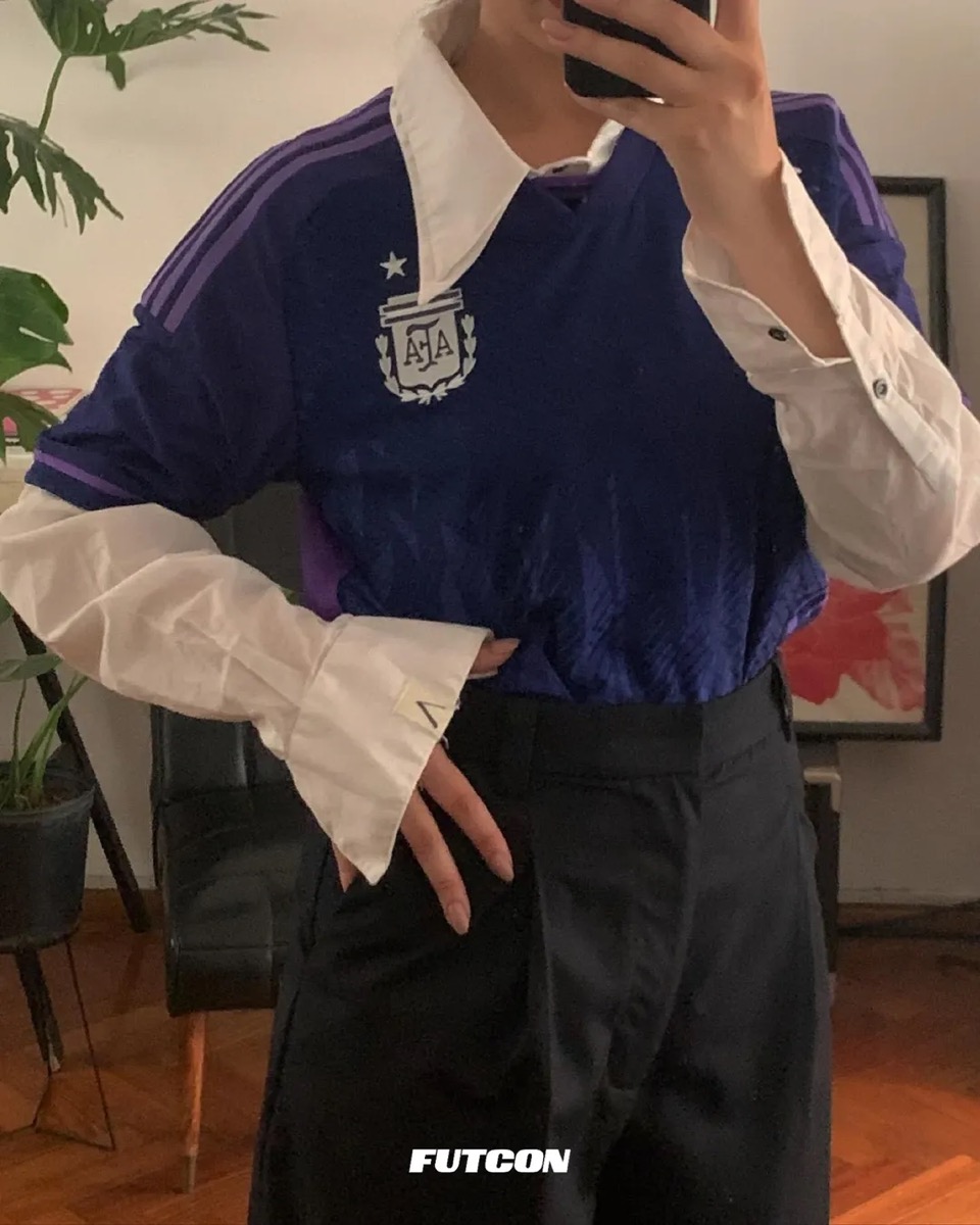 Agoshida: la moda "futbolera" de Agostina Hidalgo. 