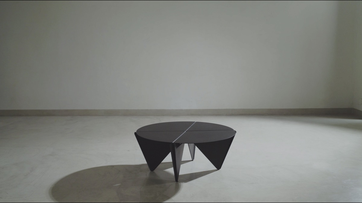 Mesa Equis x Antonio Llambías / Valuarte.