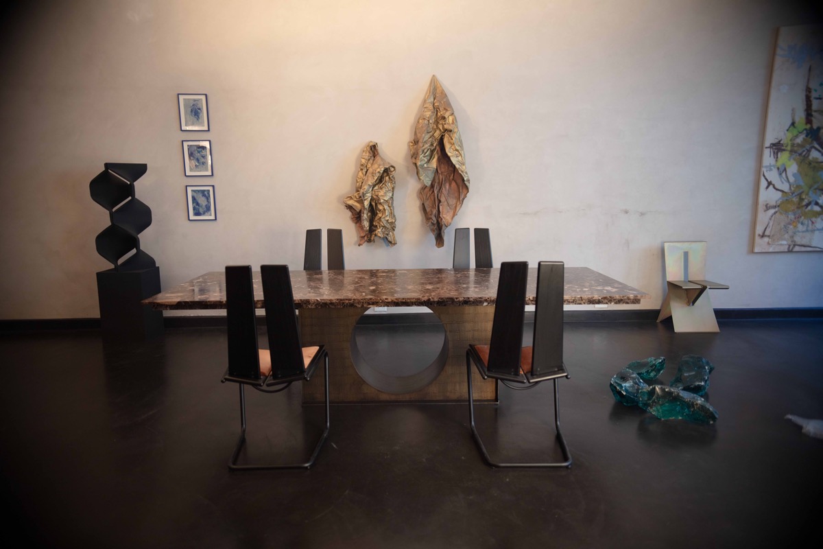 Valuarte, un espacio que define como “un estudio escondido (speakeasy) más que un showroom”.