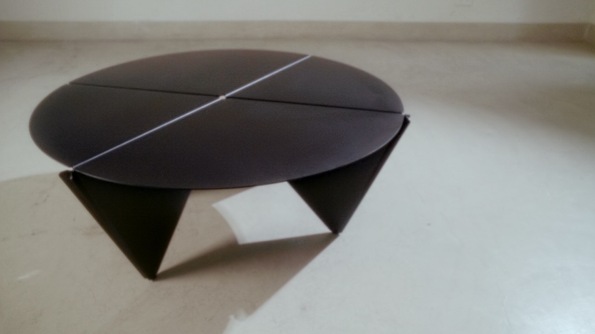 Mesa Equis x Antonio Llambías / Valuarte.