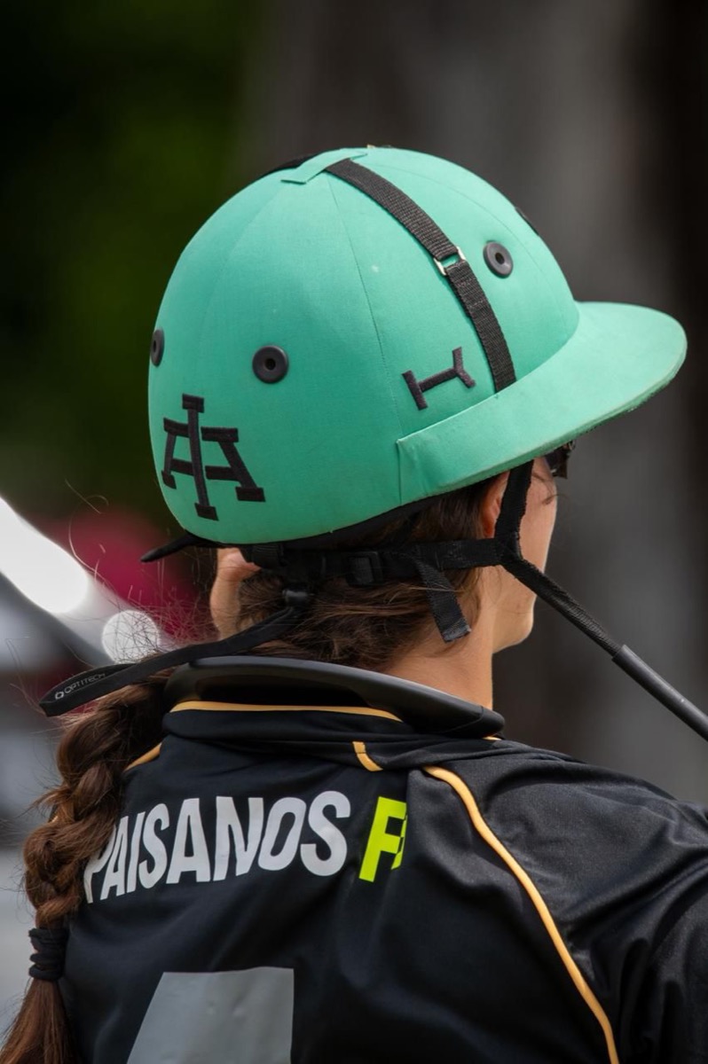 No había una pieza capaz de proteger el cuello, una de las zonas más delicadas para polistas.