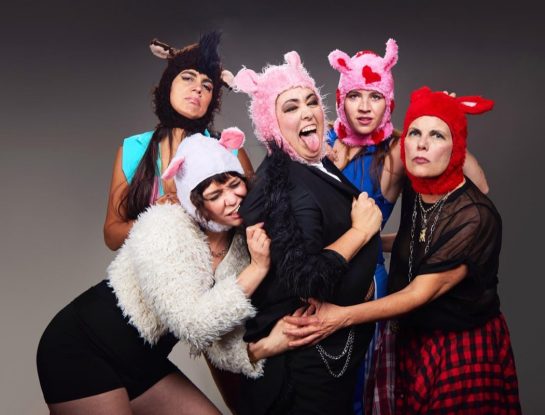 El regreso de Pequeño Bambi impone el estilo femme y teddy punk 