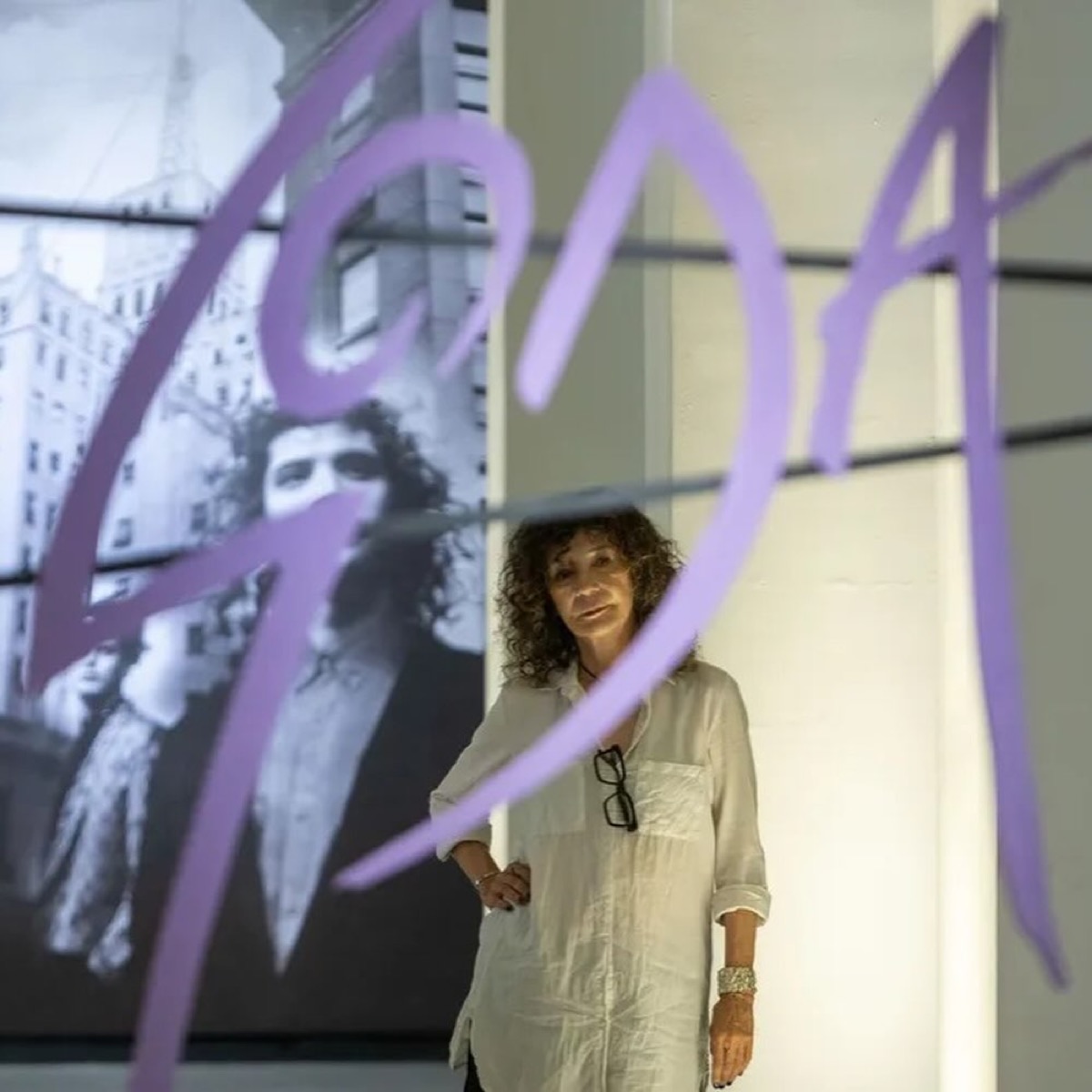 Tite Barbuzza se convirtió en hito: la creación del logo de Soda Stereo para el álbum "Doble Vida", lanzado en 1988 y, desde entonces, un ícono generacional que trascendió su tiempo. 